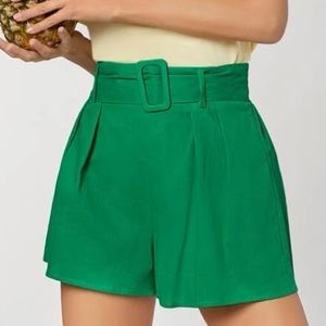 SHEIN Unity Buckle Belted Solid Shorts